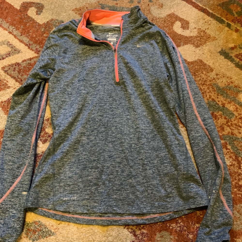 Nike Women’s Pullover